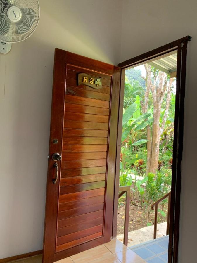 Khao Sok National Park Khaosok Bamboo Huts Resort מראה חיצוני תמונה