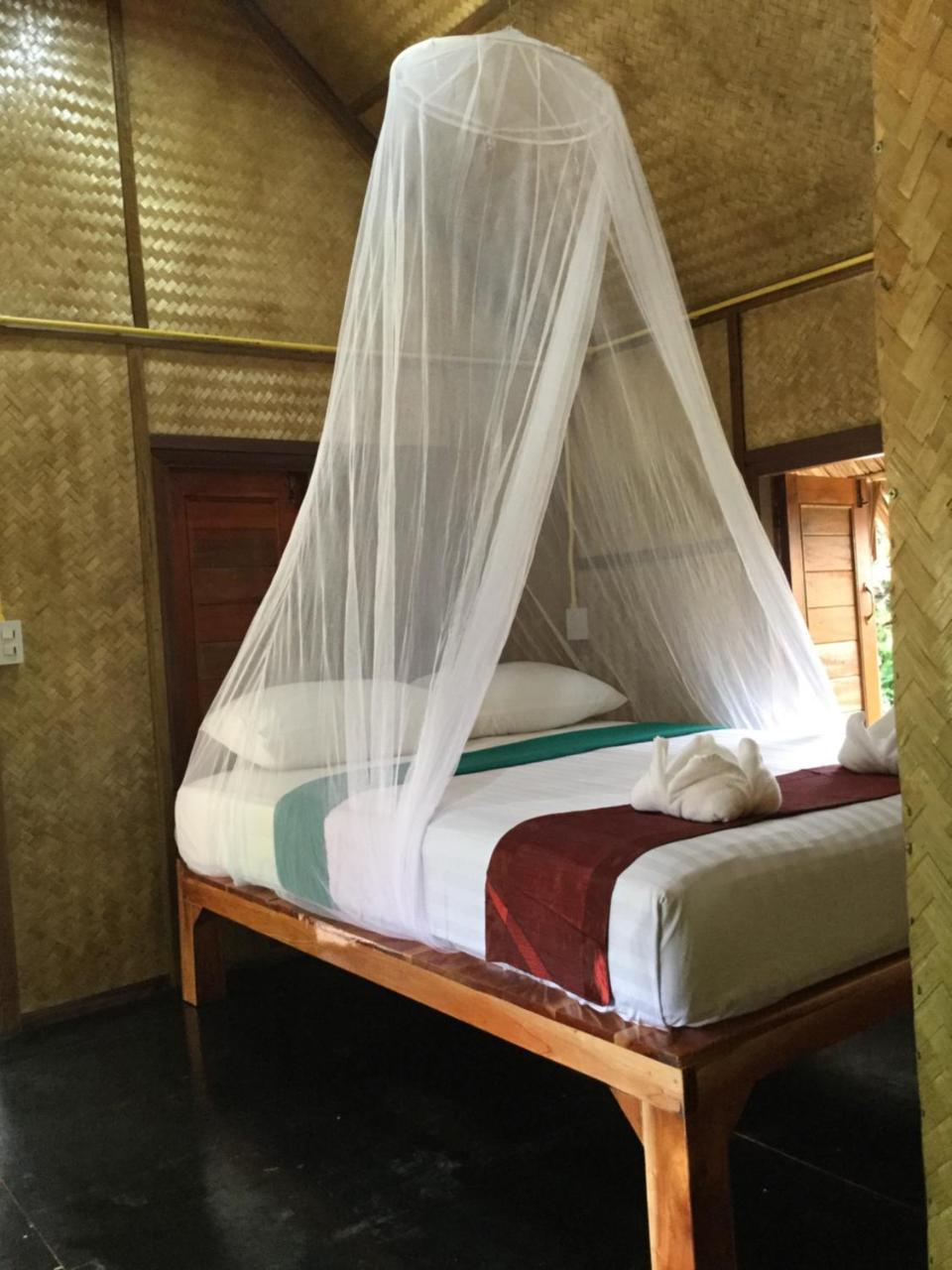 Khao Sok National Park Khaosok Bamboo Huts Resort מראה חיצוני תמונה